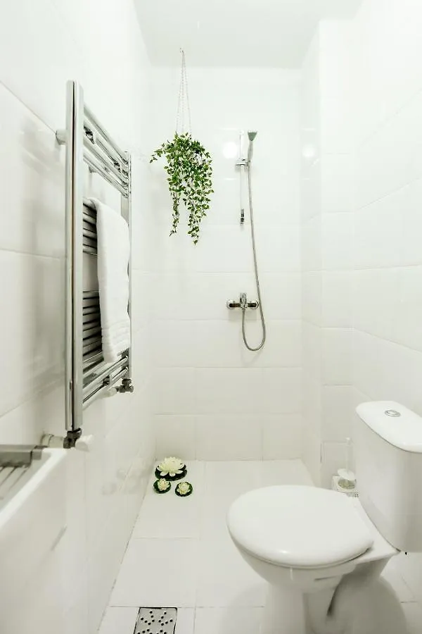 Luxury Central - Old Town Studio Bucureşti 0*,